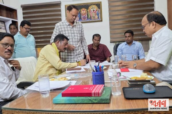 କେନ୍ଦୁପତ୍ର ତୋଳାଳି,ବନ୍ଧେଇ ଶ୍ରମିକ ମାନଙ୍କ ୱେଲଫେୟାର୍ ବୋର୍ଡ ବୈଠକ, ମୁଖ୍ୟ ଅତିଥି  ସାଂସଦ ପ୍ରଦୀପ ପୁରୋହିତ – ସମୀକ୍ଷା ଖବର