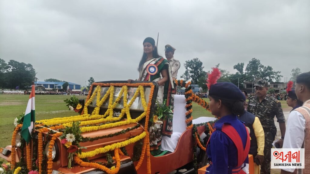 ୮୦ତମ ସ୍ଵାଧୀନତା ଦିବସ ଅବସରରେ ବାଲିଗୁଡ଼ାର ମିନିଷ୍ଟାଡିୟଠାରେ ମୁଖ୍ୟ ଅତିଥି ଭାବେ ଉପଜିଲ୍ଲାପାଳ ପ୍ରଣିତା ଦାସ ଯୋଗଦେଇ ଜାତୀୟ ପତକା ଉତ୍ତୋଳନ କଲେ – ସମୀକ୍ଷା ଖବର