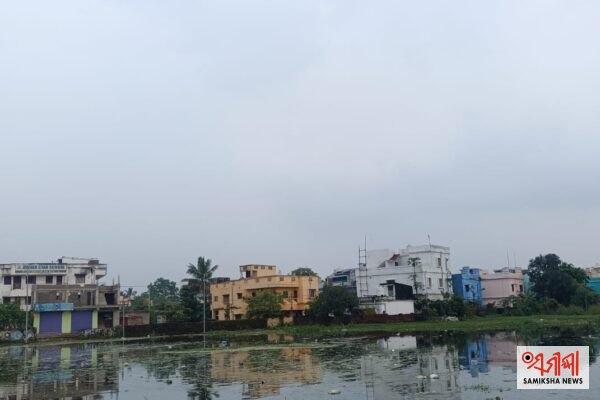 ଖୋରଧା ପୌର ପରିଷଦ ୮ ନମ୍ବର ୱାର୍ଡ ଅରବିନ୍ଦ ନଗର ରାସ୍ତାରେ ୪ ପୁଟ ପାଣି , ବର୍ଷା ହେଲେ ଘରେ ପସୁଛି ପାଣି, ଡ୍ରେନେଜ ଅବ୍ୟବସ୍ଥା – ସମୀକ୍ଷା ଖବର