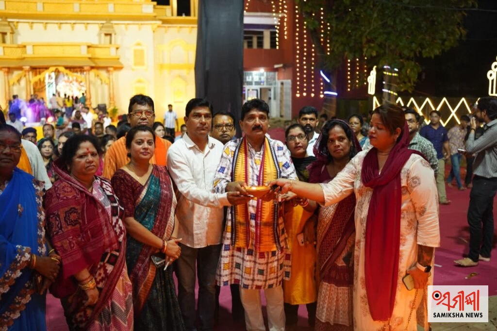 ବରଗଡ଼ରେ ‘ସେବା ସଂକଳ୍ପ ଅଭିଯାନ’ର ଶୁଭାରମ୍ଭ: ଲକ୍ଷ୍ମୀ ମନ୍ଦିର ପରିସରରେ ଜଳିଲା ୫ ହଜାର ‘ଆଶୀର୍ବାଦର ଦୀପ’ – ସମୀକ୍ଷା ଖବର