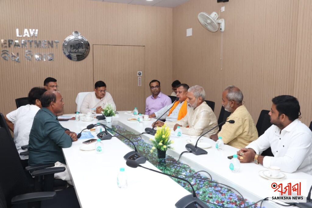 ସୁଆର ନିଯୋଗ କର୍ମକର୍ତ୍ତାଙ୍କ ସହ ମନ୍ତ୍ରୀ ପୃଥ୍ୱୀରାଜ ହରିଚନ୍ଦନଙ୍କ ଆଲୋଚନା:ମହାପ୍ରସାଦ ପ୍ରସ୍ତୁତି ପାଇଁ ଜାଳେଣି କାଠ ଯୋଗାଣର ସ୍ଥାୟୀ ସମାଧାନ ଉପରେ ଗୁରୁତ୍ୱ – ସମୀକ୍ଷା ଖବର