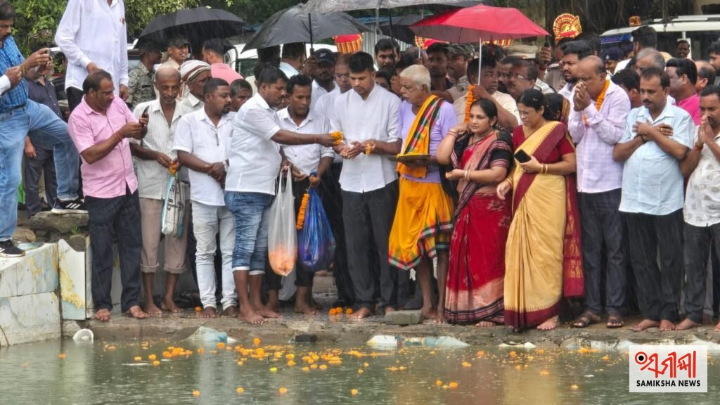 ଶହୀଦ ଦିବସ ରେ ଶହୀଦ ନବରତ୍ନଙ୍କୁ ସମୂହ ଶ୍ରଦ୍ଧାଞ୍ଜଳି – ସମୀକ୍ଷା ଖବର