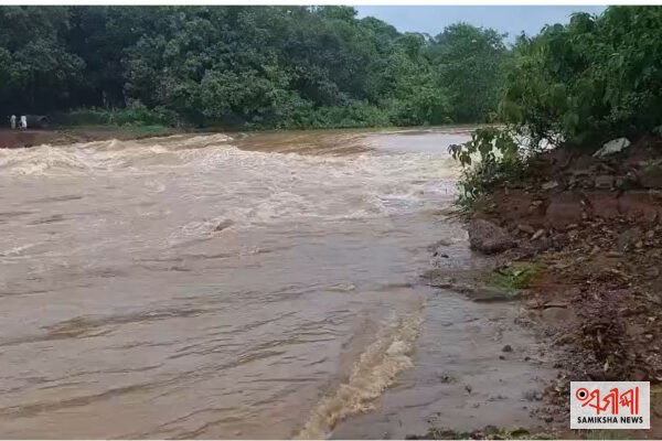 ଉଲଘୁଚାପ ବର୍ଷାରେ ନଦୀପାଣି ବଢି ଧୋଇଲା ଜାମୁଘାଟ ଅସ୍ଥାୟୀ ପୋଲ ଉଦଳା ଓ ବାଲେଶ୍ୱରରୁ ବୈଶିଙ୍ଗା ଯୋଗାଯୋଗରୁ ବିଛିନ୍ନ – ସମୀକ୍ଷା ଖବର