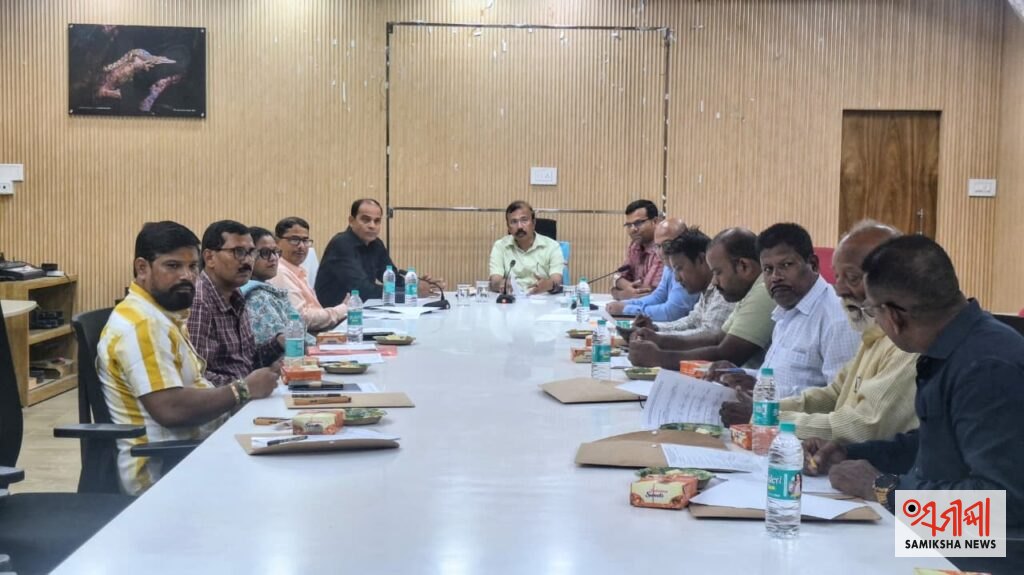 କେନ୍ଦ୍ରାପଡ଼ା: ସ୍ୱତନ୍ତ୍ର ସଘନ ସଂଶୋଧନ (SIR)-୨୦୨୬ ନେଇ ରାଜନୈତିକ ଦଳଗୁଡ଼ିକ ସହ ବୈଠକ – ସମୀକ୍ଷା ଖବର
