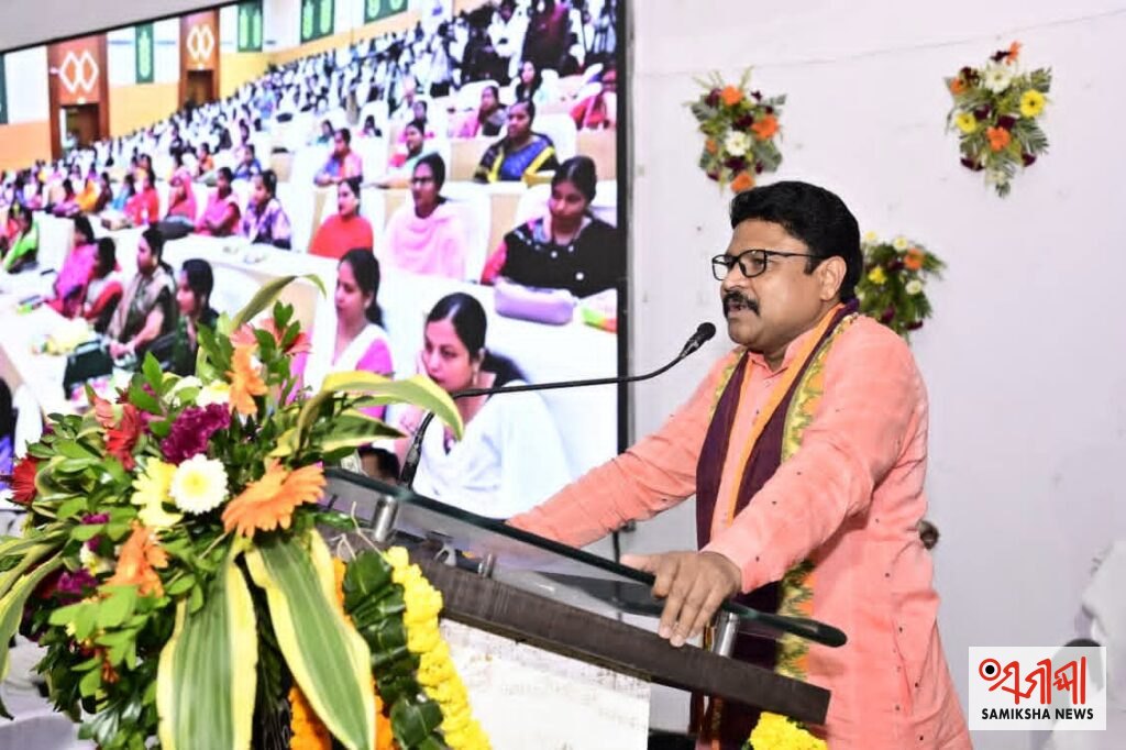 ବରଗଡ଼ରେ ସ୍ଥାନୀୟ ସ୍ୱାୟତ୍ତ ଶାସନ ଦିବସ ପାଳିତ: ୧୦୩ ପରିବାରଙ୍କୁ ମିଳିଲା ପକ୍କା ଘର ନିର୍ମାଣ କାର୍ଯ୍ୟାଦେଶ, ଶ୍ରେଷ୍ଠ ପୌର କର୍ମଚାରୀ ସମ୍ମାନିତ – ସମୀକ୍ଷା ଖବର