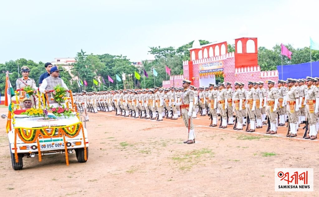 ଯୁବ ଅଧିକାରୀଙ୍କୁ ମୁଖ୍ୟମନ୍ତ୍ରୀଙ୍କ ଗୁରୁମନ୍ତ୍ର- ଦୁର୍ନୀତିରୁ ସମ୍ପୂର୍ଣ୍ଣ ଦୂରେଇ ରୁହନ୍ତୁ, ୟୁନିଫର୍ମ ସର୍ଭିସରେ ସର୍ବୋଚ୍ଚ ଶୃଙ୍ଖଳା ବଜାୟ ରଖନ୍ତୁ ଏବଂ କ୍ଷମତାର ଅପବ୍ୟବହାର ନକରି ନିର୍ଦ୍ଦୋଷଙ୍କୁ ସୁରକ୍ଷା ଓ ଅପରାଧୀଙ୍କ ପ୍ରତି କଠୋର ହୁଅନ୍ତୁ – ସମୀକ୍ଷା ଖବର