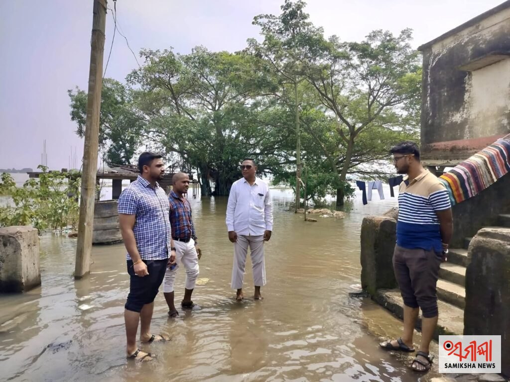 ବର୍ଷାଜଳରେ ବୁଡ଼ିଲା ହୀରିମୂଳକୁ ସଂଯୋଗ କରୁଥିବା ରାସ୍ତା ; ଯାତାୟାତ ପାଇଁ ବୋଟ ଭରସା , ବିଡ଼ିଓ ଓ ଏବିଡ଼ିଓଙ୍କ ସ୍ଥିତି ଅନୁଧ୍ୟାନ – ସମୀକ୍ଷା ଖବର