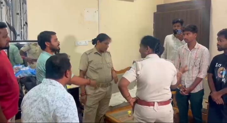 ସର୍କିଟ ହାଉସରେ ବିଜେଡି ବିଜେପି ମୁହାଁମୁହିଁ – ସମୀକ୍ଷା