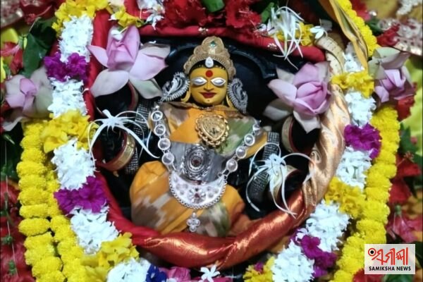 କୁସ୍ମାଣ୍ଡ ବେଶରେ ଦର୍ଶନ ଦେଲେ ମା ଉଗ୍ରତାରା :ବହୁ ଭକ୍ତଙ୍କ ସମାଗମ – ସମୀକ୍ଷା ଖବର