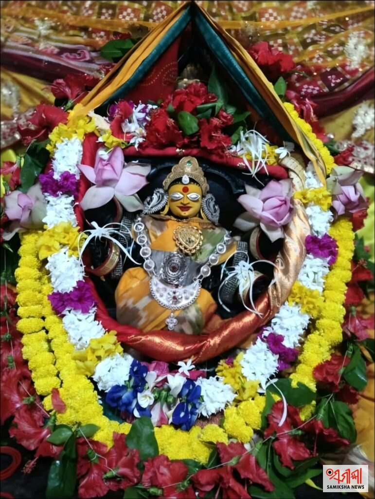 କୁସ୍ମାଣ୍ଡ ବେଶରେ ଦର୍ଶନ ଦେଲେ ମା ଉଗ୍ରତାରା :ବହୁ ଭକ୍ତଙ୍କ ସମାଗମ – ସମୀକ୍ଷା ଖବର