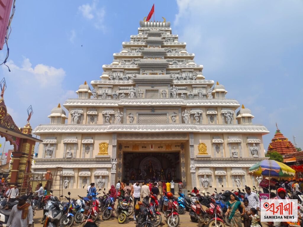 ସୋହେଲା ନବରାତ୍ର ଦୁର୍ଗାପୂଜା ଆକର୍ଷିତ କରୁଛି ଭଵ୍ୟ ମଣ୍ଡପ ଏବଂ ଆଲୋକ ସଜ୍ଜା – ସମୀକ୍ଷା ଖବର