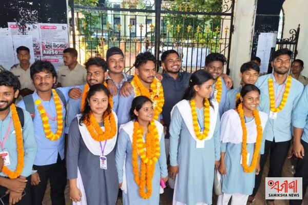 ଏମପିସି କଲେଜ ଛାତ୍ର ସଂସଦ ନିର୍ବାଚନ: ସ୍ୱାଧୀନ ପ୍ରାର୍ଥୀଙ୍କ ବାଜିମାତ ଓ ଶପଥ – ସମୀକ୍ଷା ଖବର