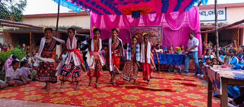 ରଣପୁରର ପାଞ୍ଚଟି କ୍ଲଷ୍ଟରରେ ସୁରଭି କାର୍ଯ୍ୟକ୍ରମ ଉଦ୍ଯାପିତ:ଶିଶୁ ପ୍ରତିଭାର ବିକାଶ ଓ ସୃଜନଶୀଳତାର ପରିପ୍ରକାଶ ପାଇଁ ସୁରଭି ହେଲା ଉପଯୁକ୍ତ ମଞ୍ଚ – ସମୀକ୍ଷା