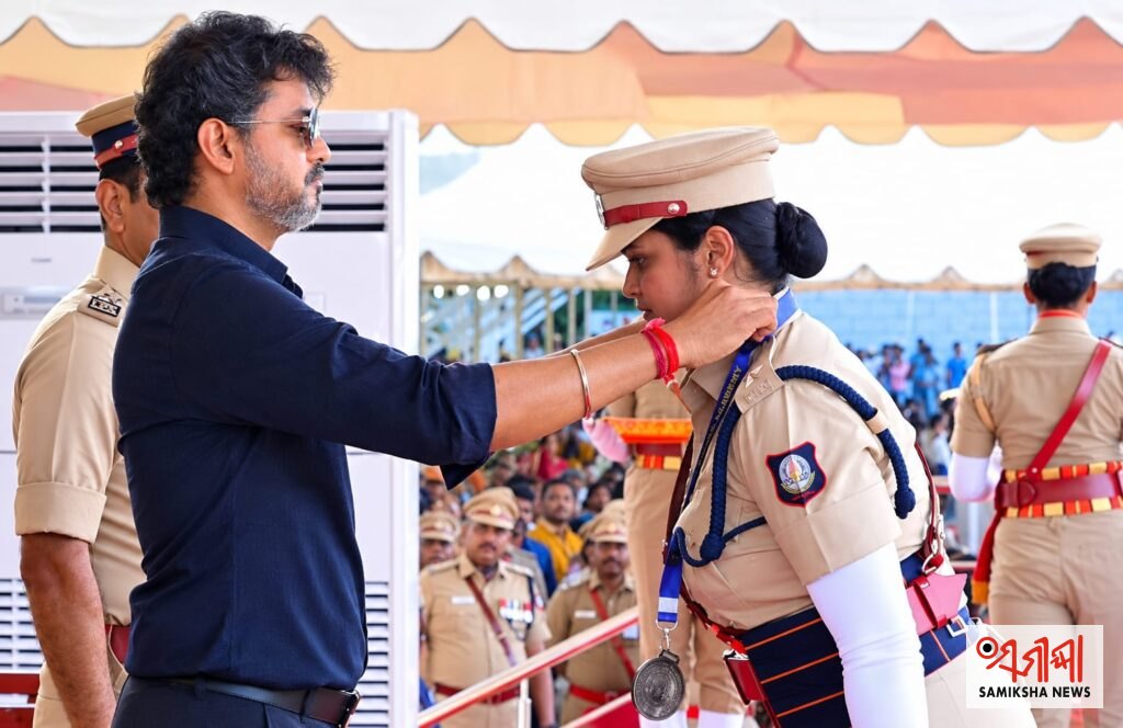 ପ୍ରଶିକ୍ଷଣରେ ଉତ୍କୃଷ୍ଟ ପ୍ରଦର୍ଶନ କରିଥିବା DSPମାନଙ୍କୁ ପଦକ ଓ ଟ୍ରଫି ପ୍ରଦାନ କଲେ ମୁଖ୍ୟମନ୍ତ୍ରୀ ବିଜୟ – ସମୀକ୍ଷା ଖବର